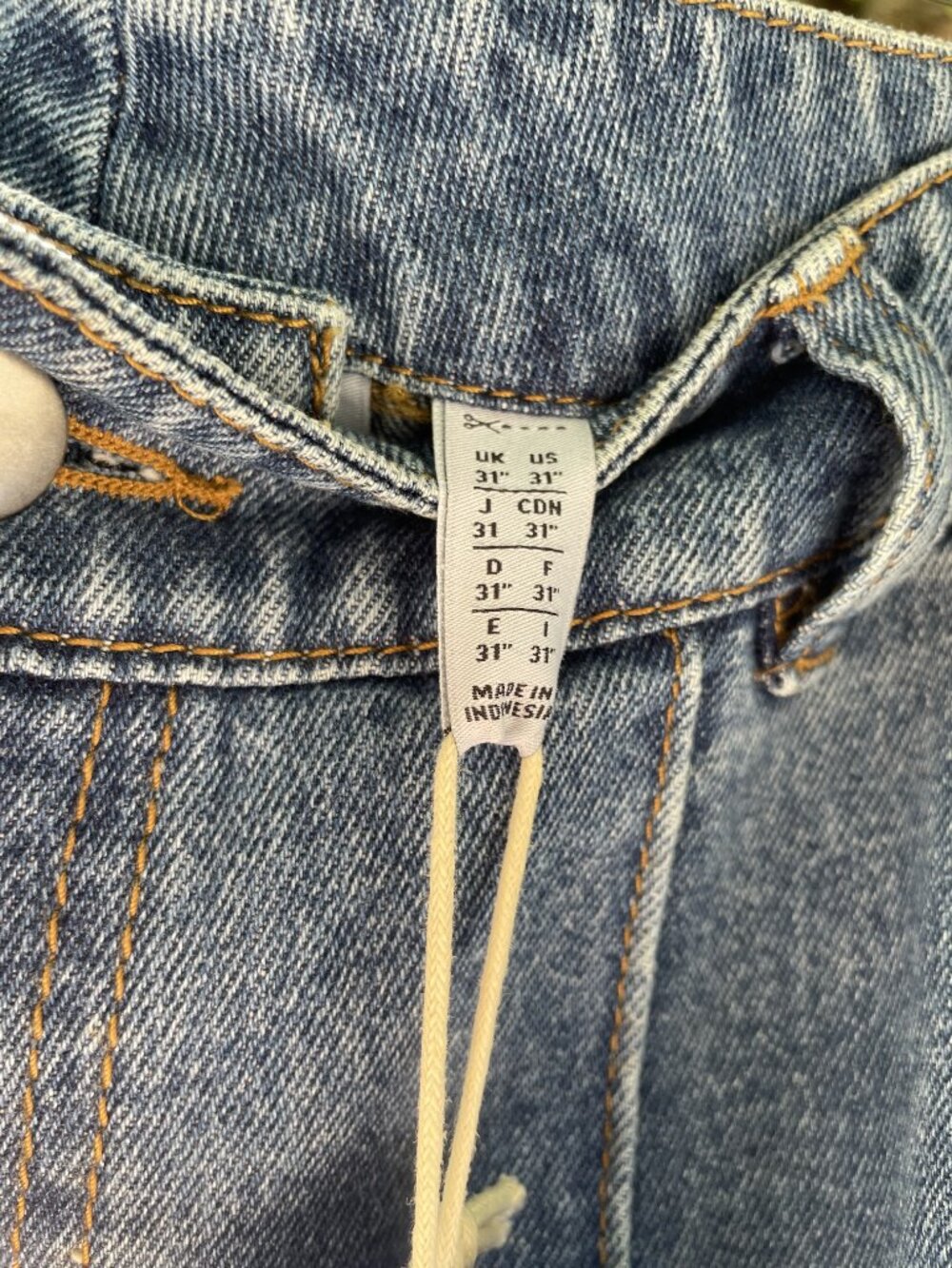 adidas Originals Premium Essentials Wide Leg Jeans - Picture 5 of 7